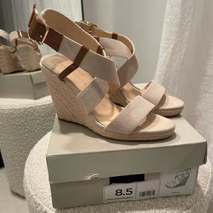Banana Republic Linen Wedges Size 8.5